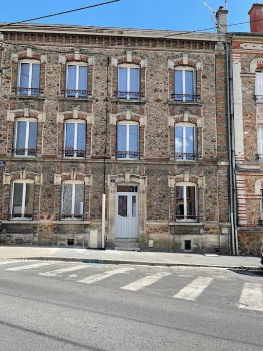 Le 102 De La Gare: Appartement Neuf Et Climatise 香槟沙隆 外观 照片